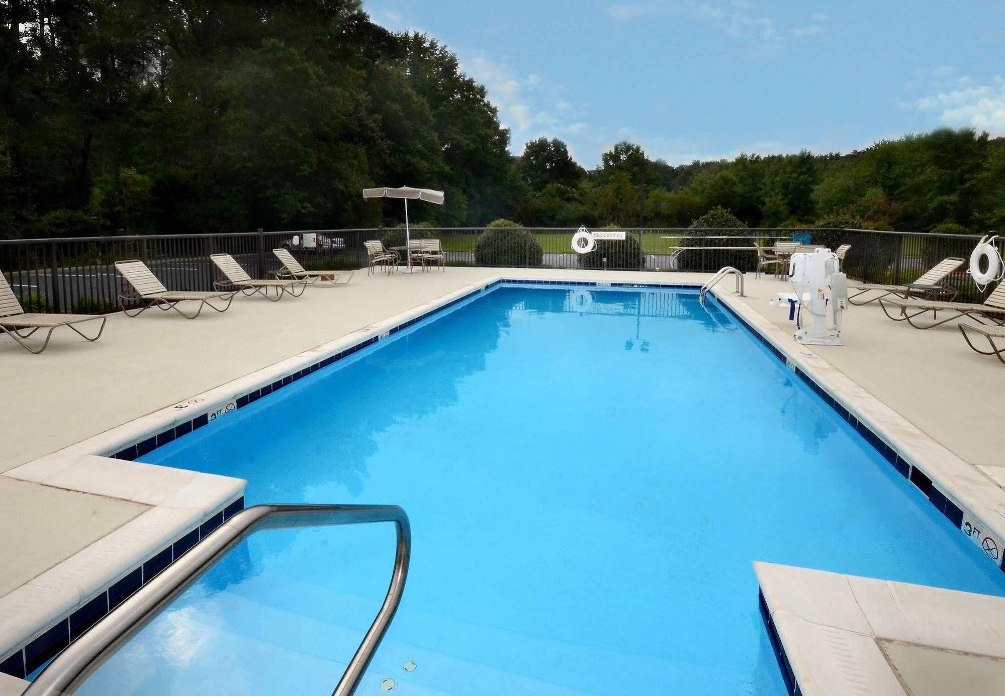 Holiday Inn Express Hopewell - Fort Lee Area By Ihg Exterior photo